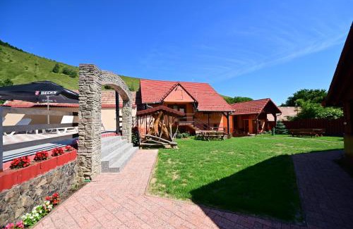 Orlat House | Marginimea Sibiului - Pensiunea Darian & David