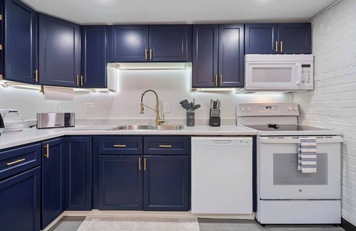 Marietta Apartment | Marietta Square Suites - Suite2 - Modern Apartment