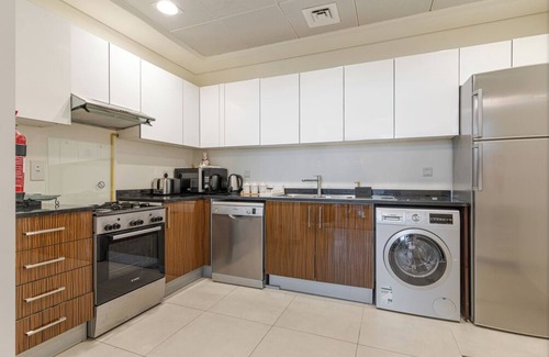 Dubai Media City Apartment | Marina Arcade 2BR Apartment in Dubai Marinann