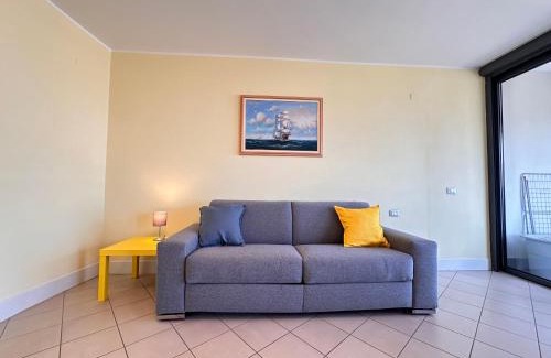 San Lorenzo al Mare Apartment | Marina dei Sogni - Appartamento fronte mare con terrazza e aria condizionata