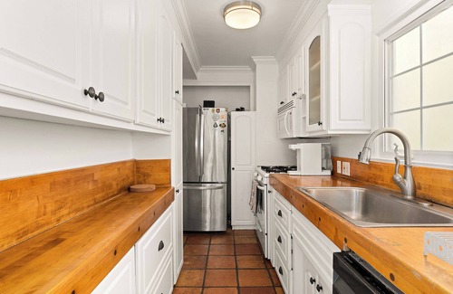 Marina Peninsula House | Marina Del Rey Oceanfront 1BR/1BA – Private & Serene