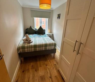 Castle Apartment | Marina Flat, Swansea - Perfect Location