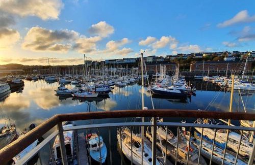 Milford Haven House | Marina Retreat
