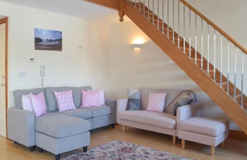 Milford Haven House | Marina Retreat