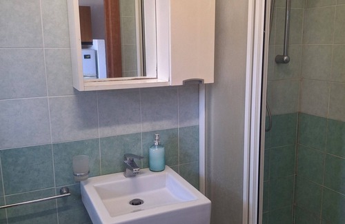 Tropea Apartment | Marina, seaside area, 5 min.walk beach, 15 min. trainstation, wi fi. parking.