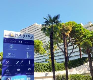 Villeneuve Loubet Beach Apartment | Marina Star Azurée le ciel le soleil et la mer entre Antibes et Nice 50m2 rien que pour vous avec vue panoramique sur mer garage privé terrasse plage a 150 m