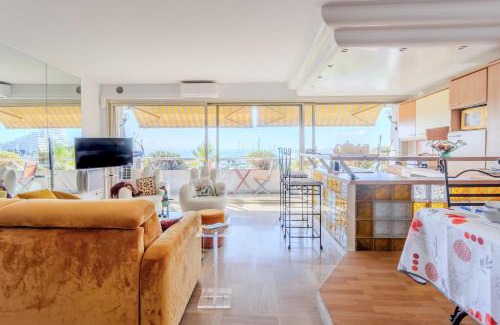 Villeneuve Loubet Beach Apartment | Marina Star Azurée le ciel le soleil et la mer entre Antibes et Nice 50m2 rien que pour vous avec vue panoramique sur mer garage privé terrasse plage a 150 m