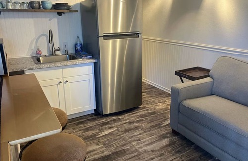 Bass Lake Apartment | Marina View Daze Lakeview 1-bedroom 1 bathroom. Covered patio, BBQ & Fire Pit.