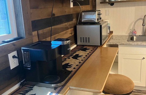 Bass Lake Apartment | Marina View Daze Lakeview 1-bedroom 1 bathroom. Covered patio, BBQ & Fire Pit.