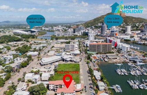 South Townsville Apartment | Marina View Studio - Steps away from CBD, Ferry & Stadium