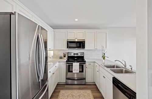Bohicket Marina Village Condo | MARINA VIEWS- Amazing 1 bd retreat at Bohicket, Seabrook Luxury Getaway!
