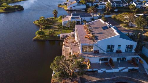 Muizenberg Apartment | Marina Views