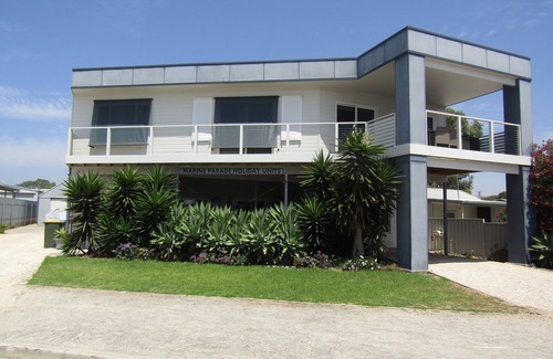 Port Vincent Apartment | Marine Parade Holiday Unit 2- 3 bedroom downstairs unit- Off Peak Special!