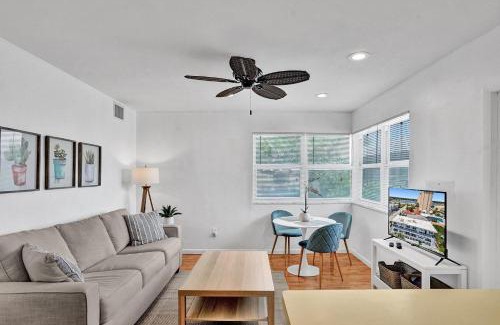 Hollywood South Central Beach Apartment | Marine Villas # 4