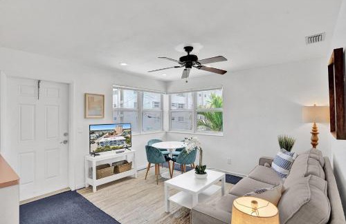 Hollywood South Central Beach Apartment | Marine Villas # 5
