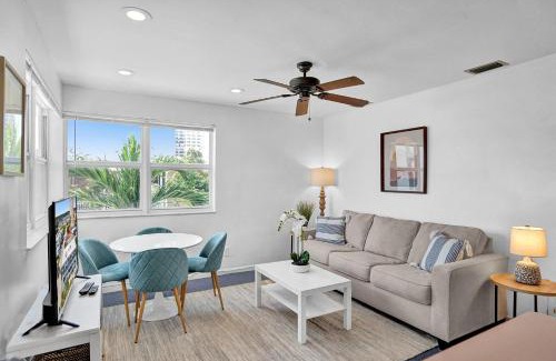 Hollywood South Central Beach Apartment | Marine Villas # 5