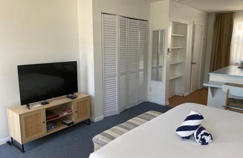 Hollywood South Central Beach Apartment | Marine Villas # 6