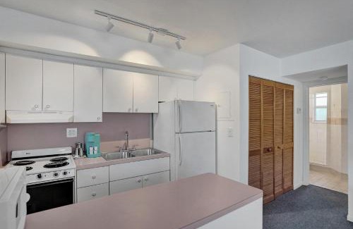 Hollywood South Central Beach Apartment | Marine Villas # 8