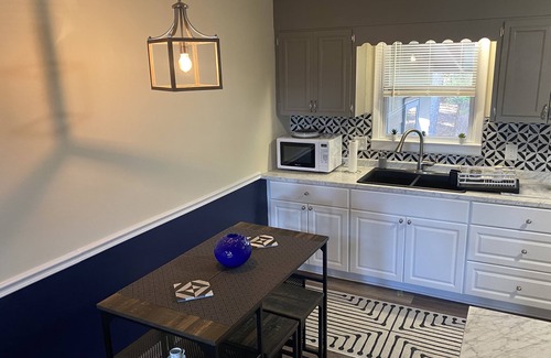 Holly Ridge House | Marines peaceful retreat, The Spiral @ AbbeyAcres Near Beach with Washer & Dryer