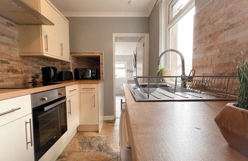 Abertillery House | Mariposa House - Retreat in South Wales