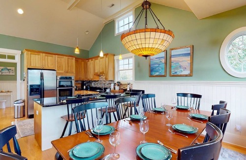 Cape Fear Station House | Maritime Forest retreat close to East Beach!
