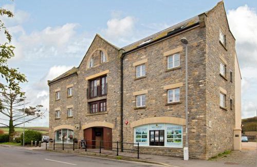 West Bay Apartment | Maritime House Apartment