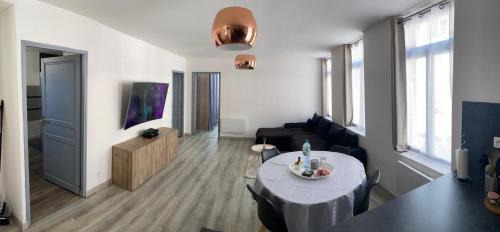 Saint-Omer Apartment | Mariya Appart Moment