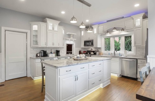 Mechanicsburg House | Market Street Manor - Victorian Getaway + Hot Tub