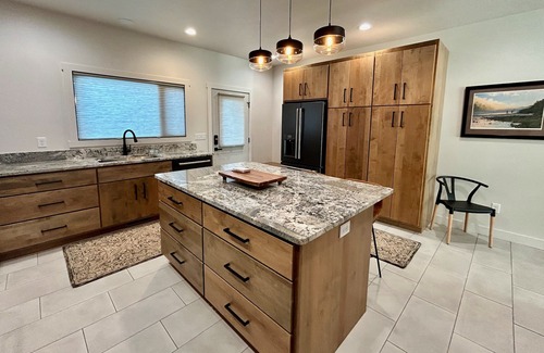Cody House | Markham 34 - Modern Comfort in the Heart of Cody - Sleeps 10