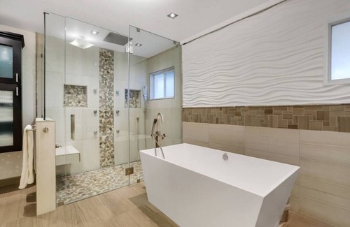 Delray Beach House | Markland Mansion' Pool Hot Tub Block off Atlantic Ave