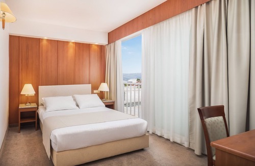 Cove Tri Zala (Zrnovo) Hotel | Marko Polo Maradiso Hotel by Aminess