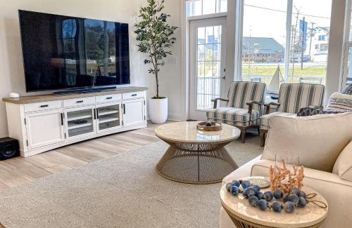 Cedar Neck House | Marlin Chase - 30266 Kona Dr