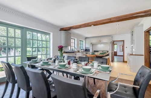 Coltishall House | Marlpit House - Seven Bedroom House, Sleeps 14
