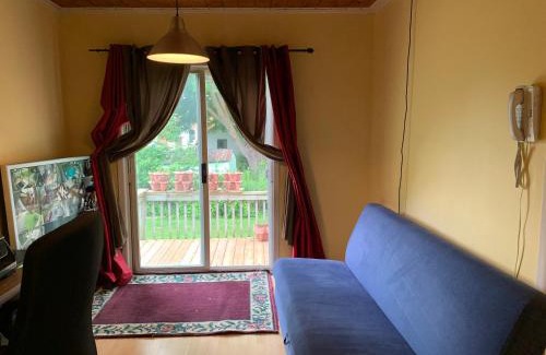 Marmora Apartment | Marmora and Lake Inn Apartment-Sleeps 5 guests