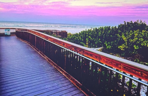 Marco Island Apartment | Marriot beachfront resort at Crystal shore in Marco Island 2 Br/2 BA villa