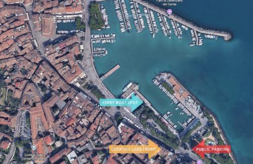 Desenzano del Garda City Centre Apartment | Marriott Cocktail Lake Front Family apartment DesenzanoLoft Official Partner Homes & Villas by Marriott Bonvoy