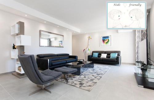 Cannes City Centre Apartment | Marriott- Croisette: Superb 3 bedrooms/3 baths