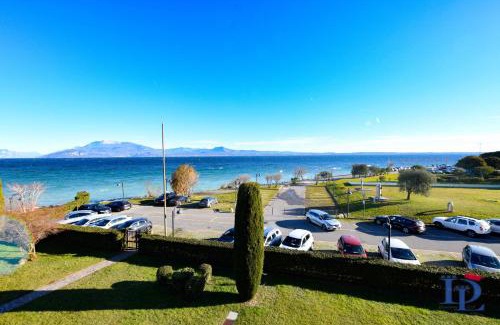 Sirmione Apartment | Marriott Eden Lake view and private beach renovated in 2025 DesenzanoLoft Official Partner Homes & Villas by Marriott Bonvoy