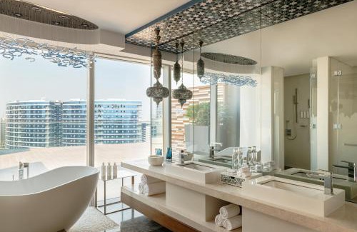 Deira Hotel | Marriott Marquis Dubai Creek