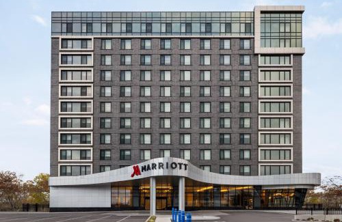Queens Hotel | Marriott New York JFK Airport