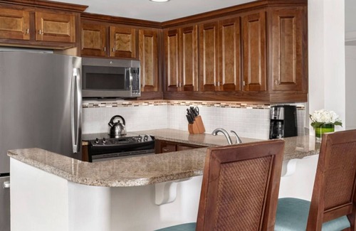 Palm Beach Hotel | Marriott Surf Club owner weeks always discounted - Luxury timeshare