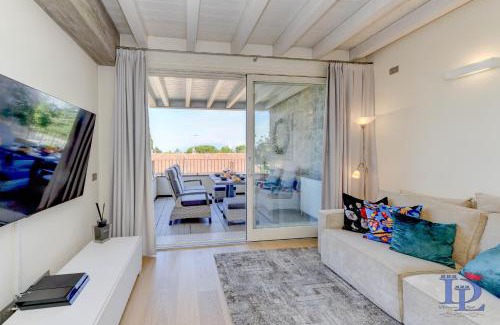 Rivoltella Apartment | Marriott Warda Lovely Suite DesenzanoLoft Official Partner Homes & Villas by Marriott Bonvoy