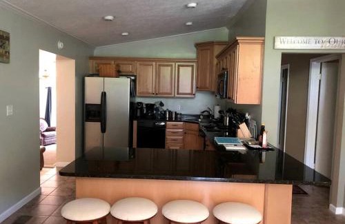 Guntersville House | Marshall County Lake Escape: Pet-Friendly Rental with Boat Slip for Big Groups on Guntersville Lake
