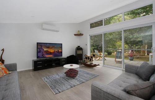 Bright House | Marshmallow Retreat and Studio