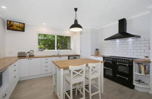 Bright House | Marshmallow Retreat and Studio