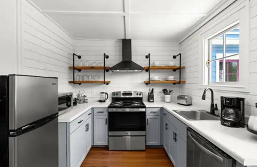 Dandridge House | Martha's GuestHouse - Historic Downtown Dandridge! Ripleys Attraction Discounts