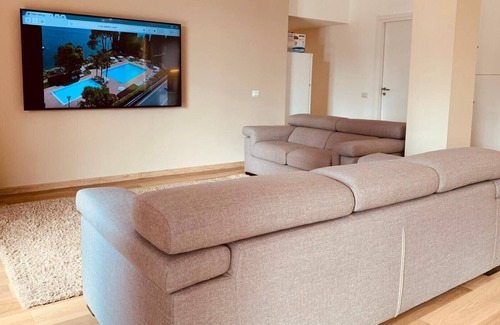 Gonte Apartment | Martin apartment with pool in Oggebbio