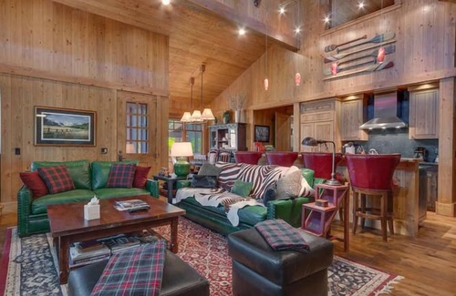 Truckee House | Martis Camp Barn Styled Cabin - Stunning 3 BR Walk to Family Barn and Camp Lodge!