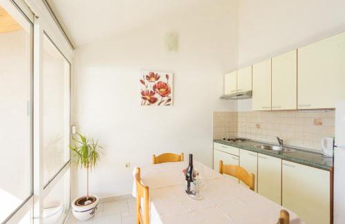 Zubovici Apartment | Marva stylish Mediterranean accomodation with beautiful view