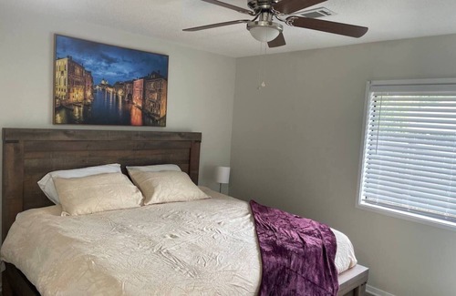 Gulfport Hotel | Marvel GulfCondo - One Bedroom Hotel, Sleeps 4
